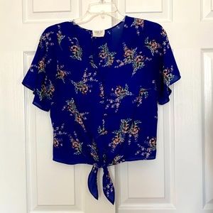 S Blue Floral Short-Sleeved Top